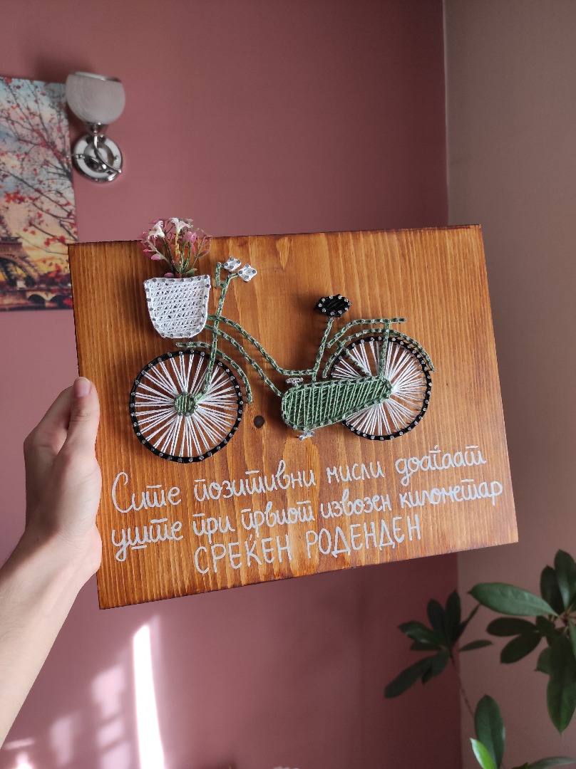 Дрвена слика за на ѕид со велосипед