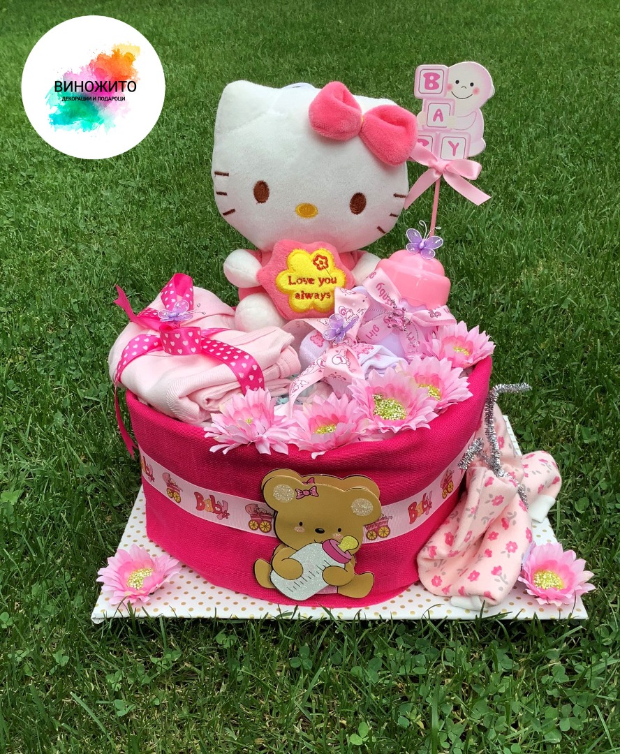 Торта од пелени со Hello Kitty